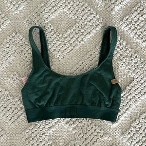 victoria’s secret pink sports bra